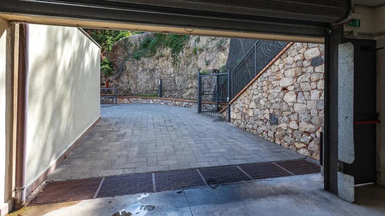 Beautiful Apartment In The Centre Of Taormina 0*,  İtalya